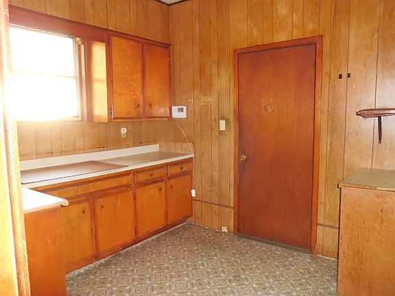 4th image of 1278 Fulton Ave