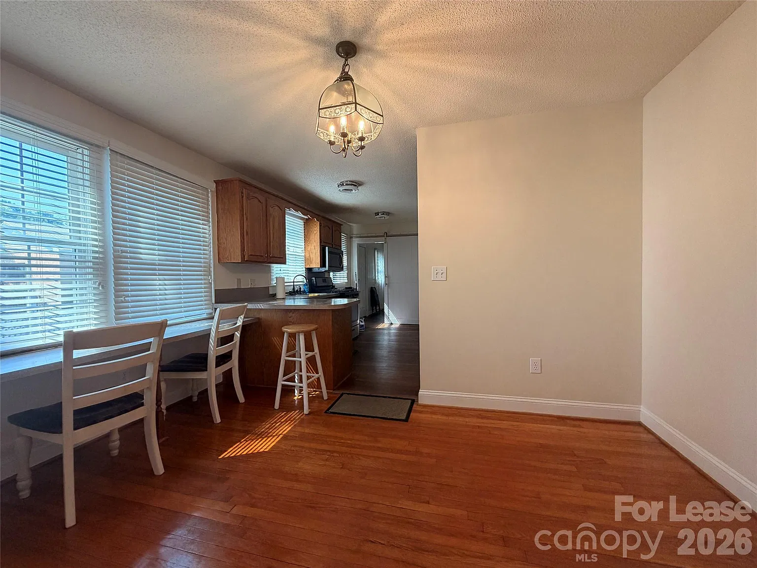 3 bed, 2.5 bath, 1765 sqft, $2,500 — Photo 4