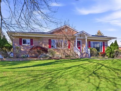 10 Hewitt Drive, Northport, NY, 11768
