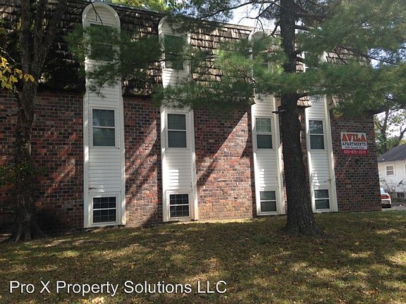 3rd image of 1905 S Elm St APT 7