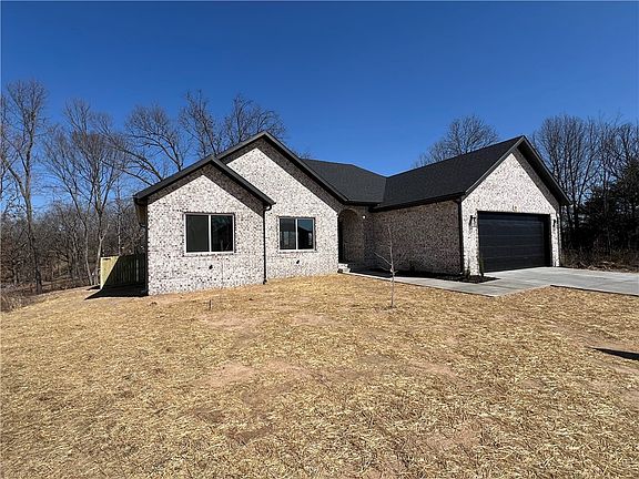 4th image of 18 Exminster Ln