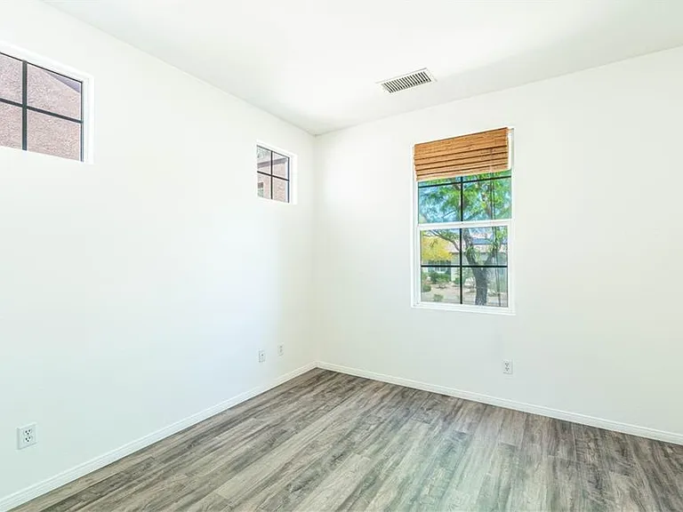 26345 Avenida Quintana — Photo 11