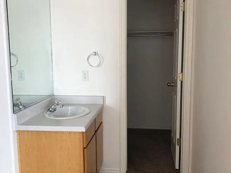 Summerwood Apartments — Photo 12
