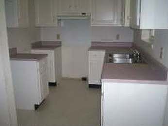 2nd image of 2248 Walnut St S