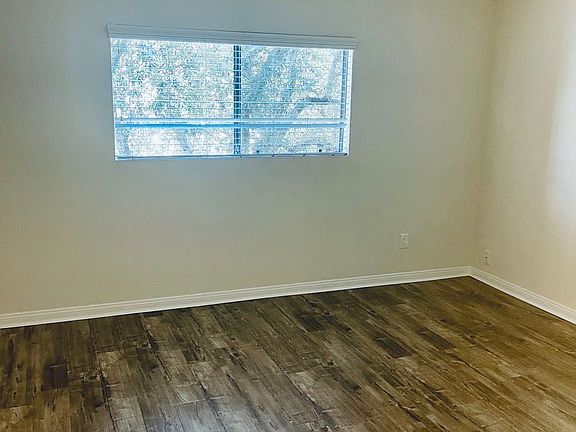 5th image of 3709 Watseka Ave APT 102