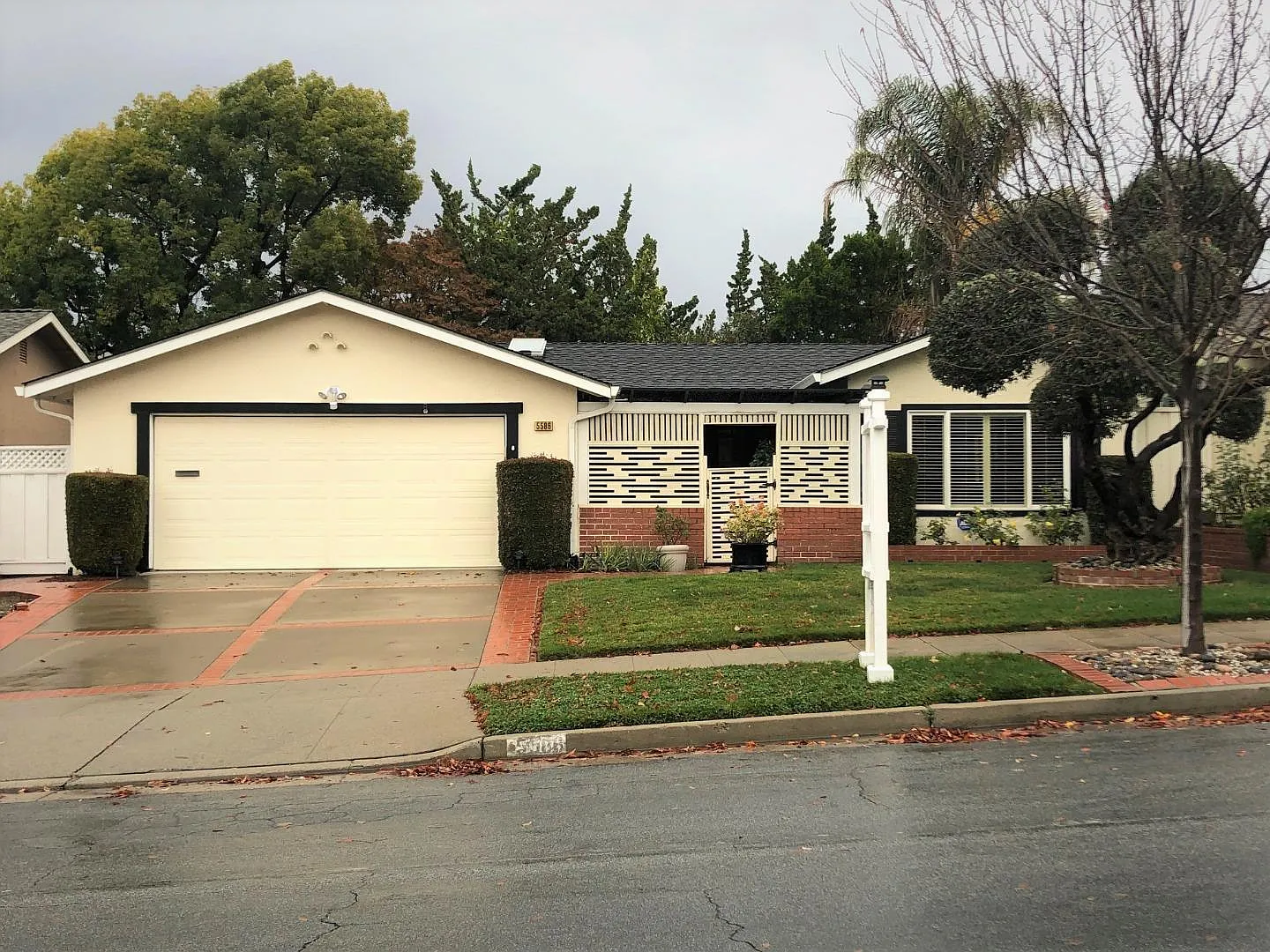 5586 Del Oro Dr photo 1