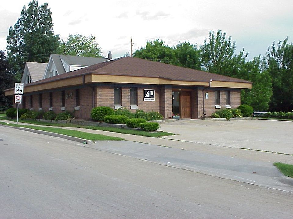 1st image of 1545 S 84th St