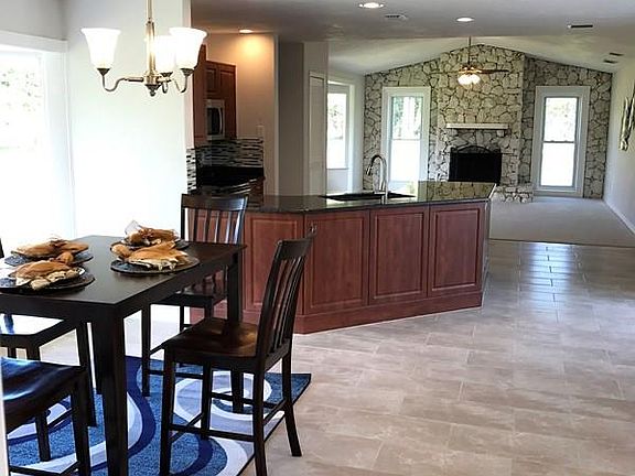 4th image of 49 Treetop Cir