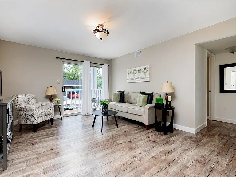 1239 Creve Coeur Crossing Ln #G — Photo 19