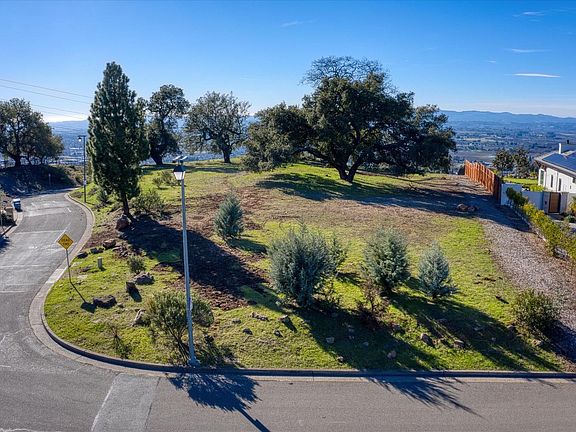3rd image of 3911 Flintridge Drive
