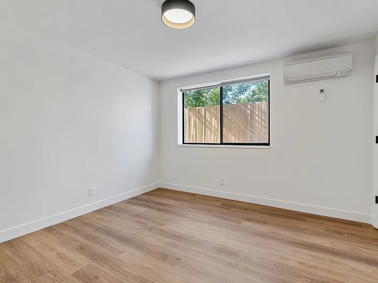 1016 E 900 S — Photo 22