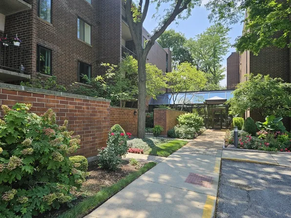 2150 Bouterse St APT 403, Park Ridge, IL 60068