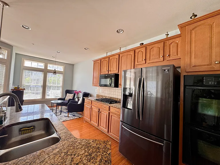 3670 Carriage Hill Dr — Photo 9