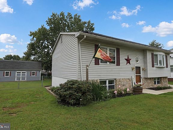 4th image of 108 Midland Dr