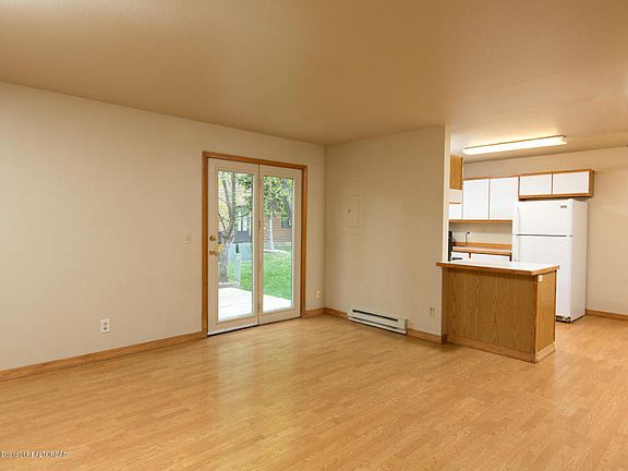 4th image of 806 Powderhorn Ln APT D