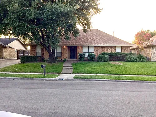 3825 Cheyenne St Photo 1