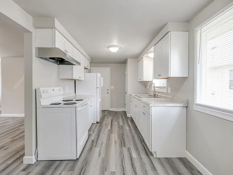 471 Farwell Ave — Photo 11