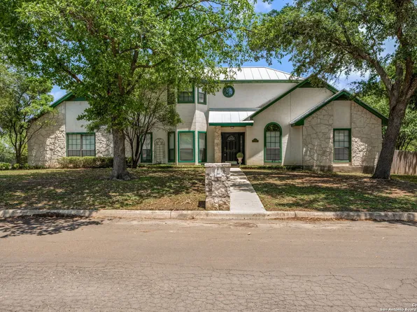 107 River Knoll, Castroville, TX 78009
