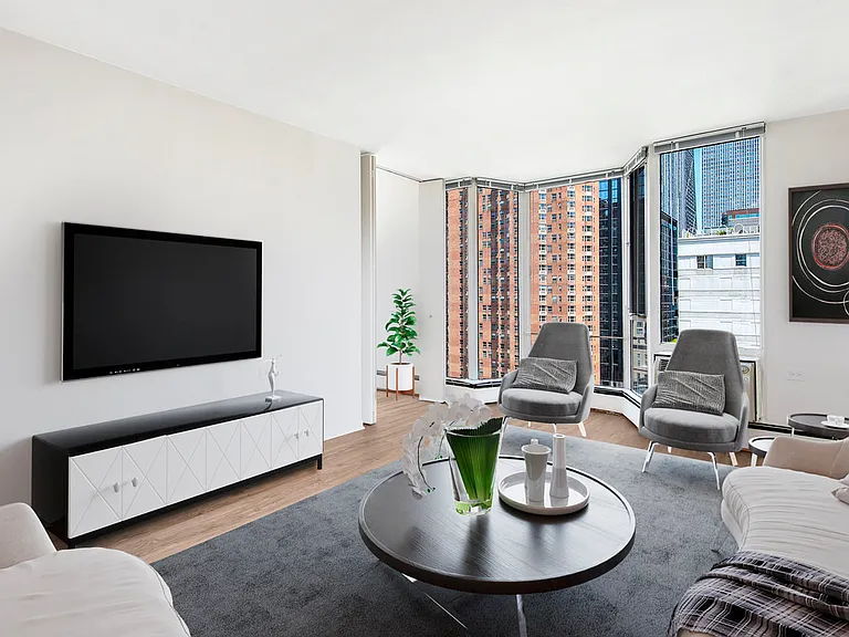 55 W. Chestnut — Photo 11