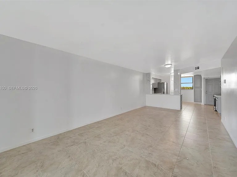 117 Lake Emerald Dr #408 — Photo 17