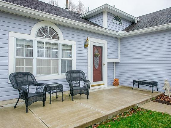 2nd image of 4977 Hollow Oak Ct