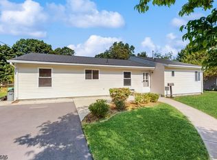 73 Kendall Rd S, Kendall Park, NJ 08824