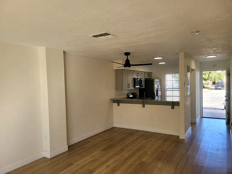 1236 Dovehill Dr — Photo 36