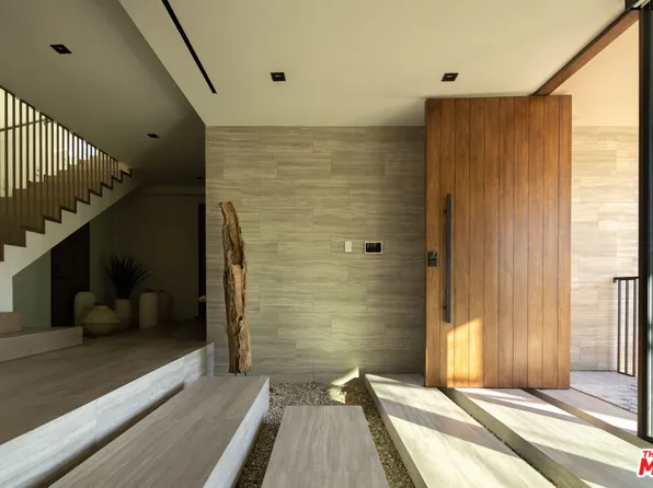 8777 W Hollywood Blvd, West Hollywood, CA 90069