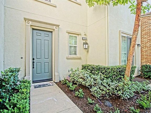 2nd image of 15244 Cambridge St