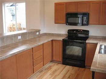 4th image of 969 Ebbetts Dr SW