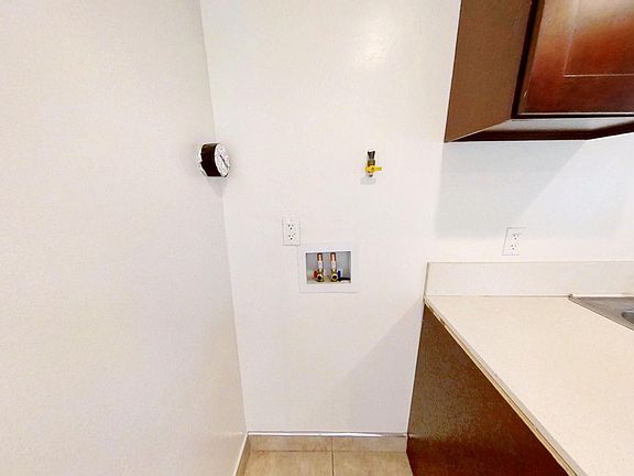 Laundry hook-ups (Stackable units only)