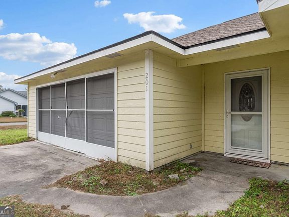3rd image of 201 Lake Wisteria Dr