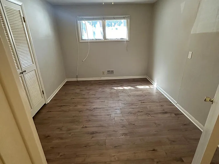 4016 N Larkin St — Photo 8