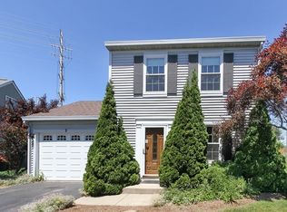 7 Lansbury Ct, Lake In The Hills, IL 60156