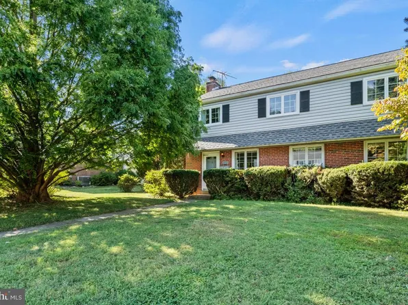 572 Sheffield Dr, Springfield, PA 19064