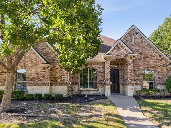 8600 Glenbrook Dr, North Richland Hills, TX 76182
