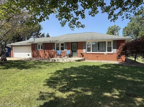 893 Dresden Dr, Mansfield, OH 44905