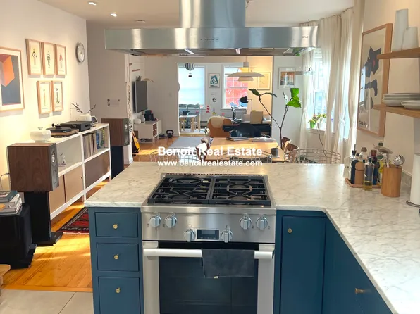 80 Oxford St #B, Arlington, MA 02474