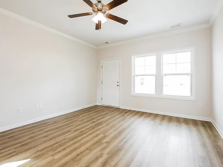 151 Highland Park Ct — Photo 3