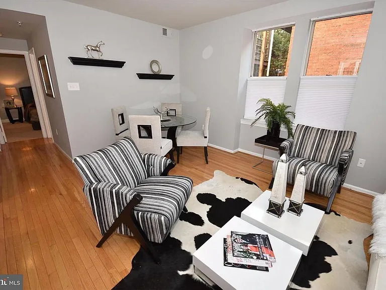 1619 R St NW #103 — Photo 5