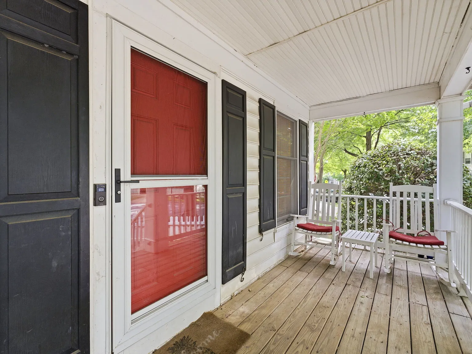 3 bed, 3.5 bath, 2050 sqft, $4,000 — Photo 3