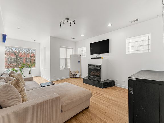 4th image of 6722 S Ridgeland Ave #3S