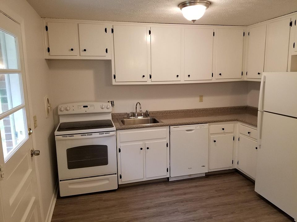 2nd image of 282 Main St APT 18