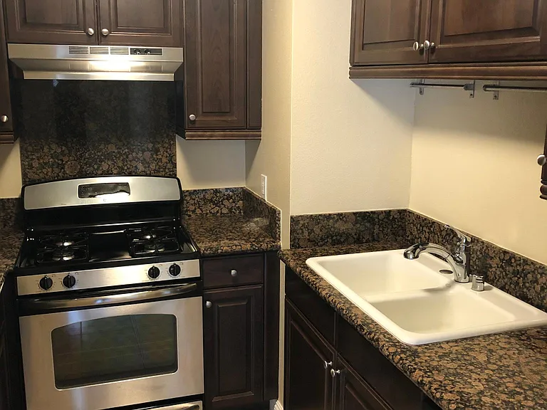 1127 Winchester Ave #4 — Photo 10