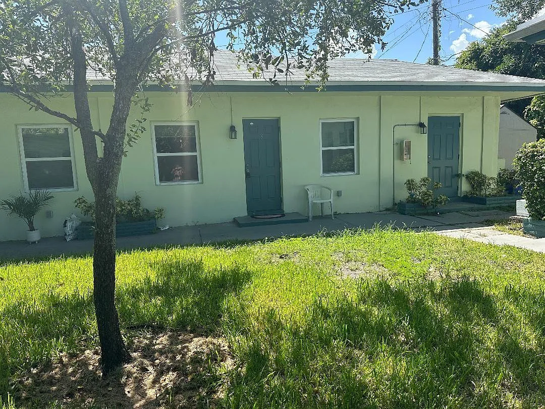 1 bed, 1.0 bath, 3824 sqft, $1,550 — Photo 2