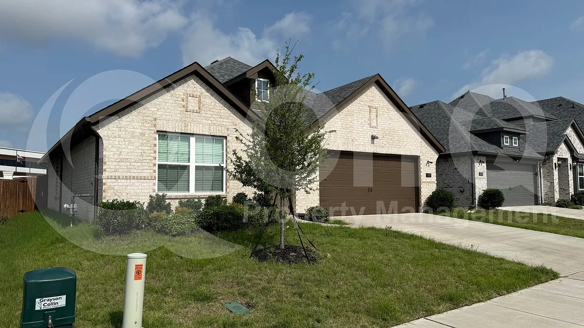 3 bed, 2.0 bath, 1799 sqft, $1,799 — Photo 2