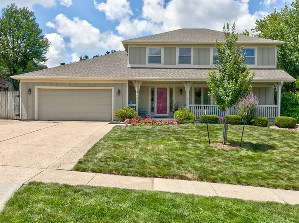 1574 NW 100th Pl, Clive, IA 50325