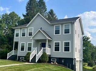 3404 Smith Ln, New Castle, PA 16105