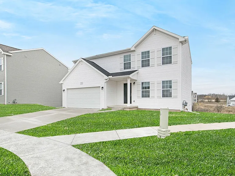 321 Catera Ct — Photo 1