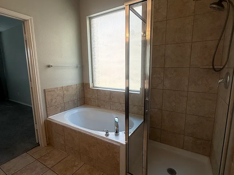 12252 Walden Wood Dr — Photo 16